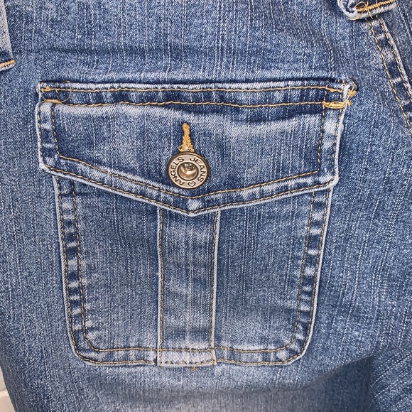 Low Rise Angels Capri Jeans - Picture 14 of 16